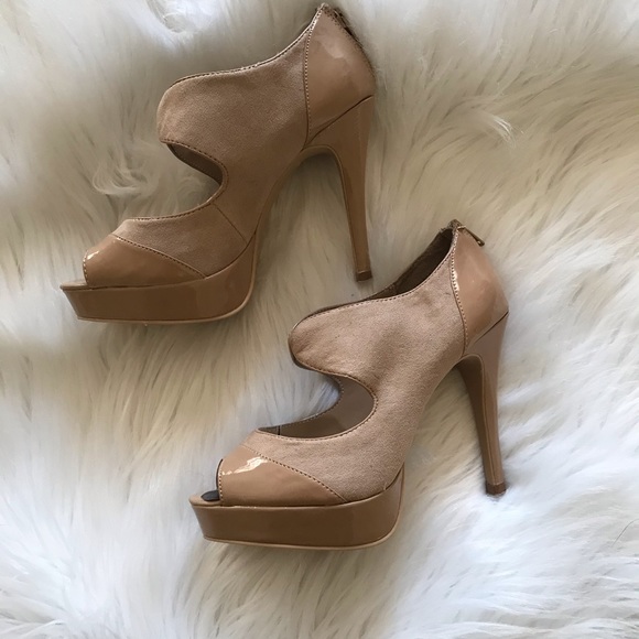 Nude Color Heels - Picture 3 of 6